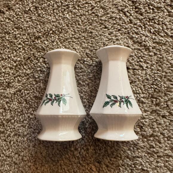 Christmastime Nikko Salt & Pepper Shaker Set w/ Christmas Holly Greenery - Picture 4 of 13